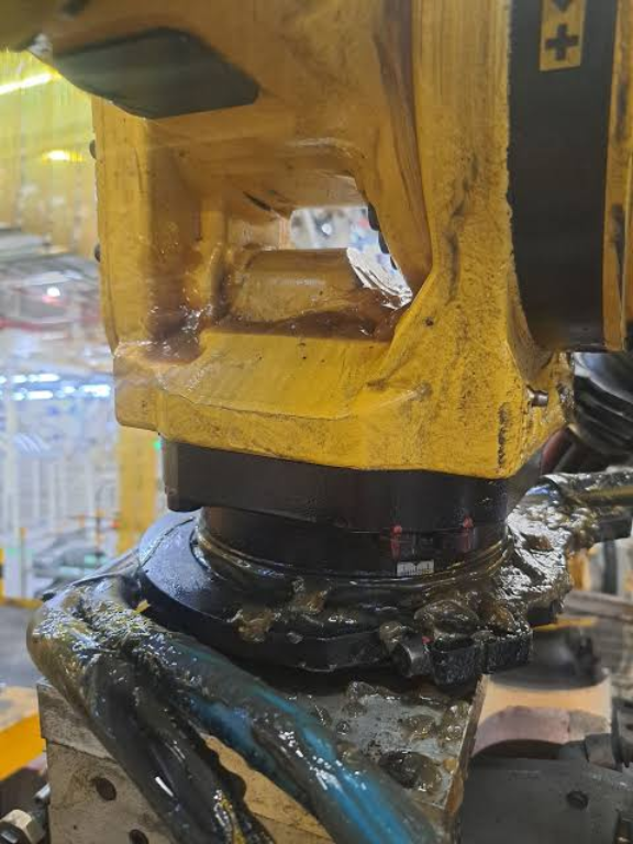 How Often Should Industrial Robot Lubricating Oil Be Replaced? Gearbox Oil Change Intervals and Oil Condition Assessment Methods