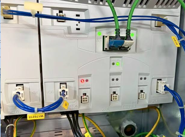 How to troubleshoot intermittent disconnection of KUKA 00-138-382 robot connection cable?